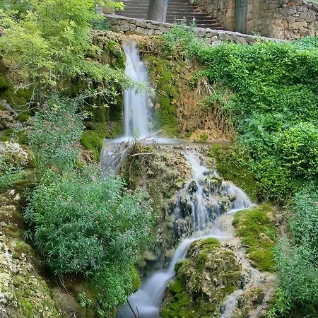 El Salto Del Agua Autentico El Molino De La Cascada Orbaneja Orbaneja del Castillo Exterior photo